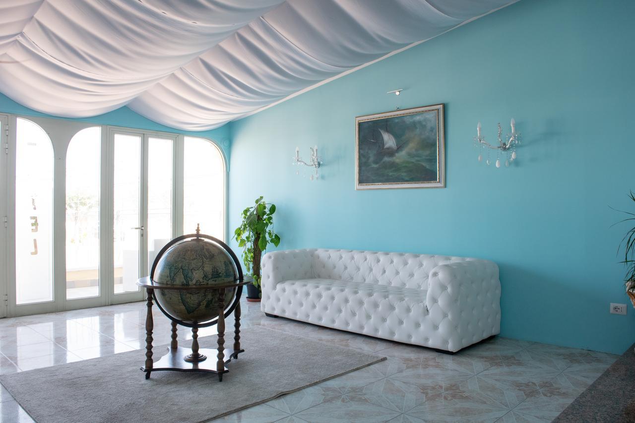 Hotel Porto Azzurro Джардини Наксос Екстериор снимка