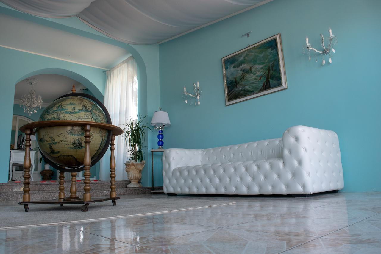 Hotel Porto Azzurro Джардини Наксос Екстериор снимка