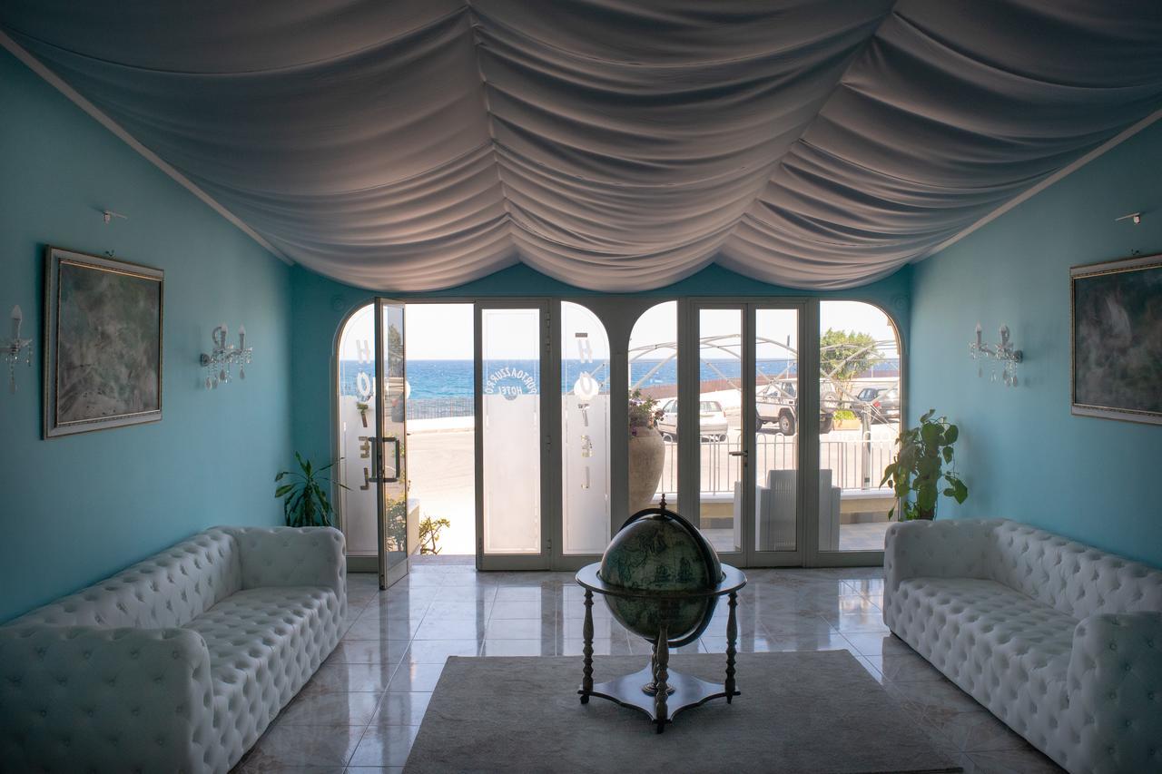 Hotel Porto Azzurro Джардини Наксос Екстериор снимка