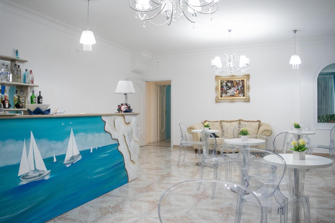 Hotel Porto Azzurro Джардини Наксос Екстериор снимка