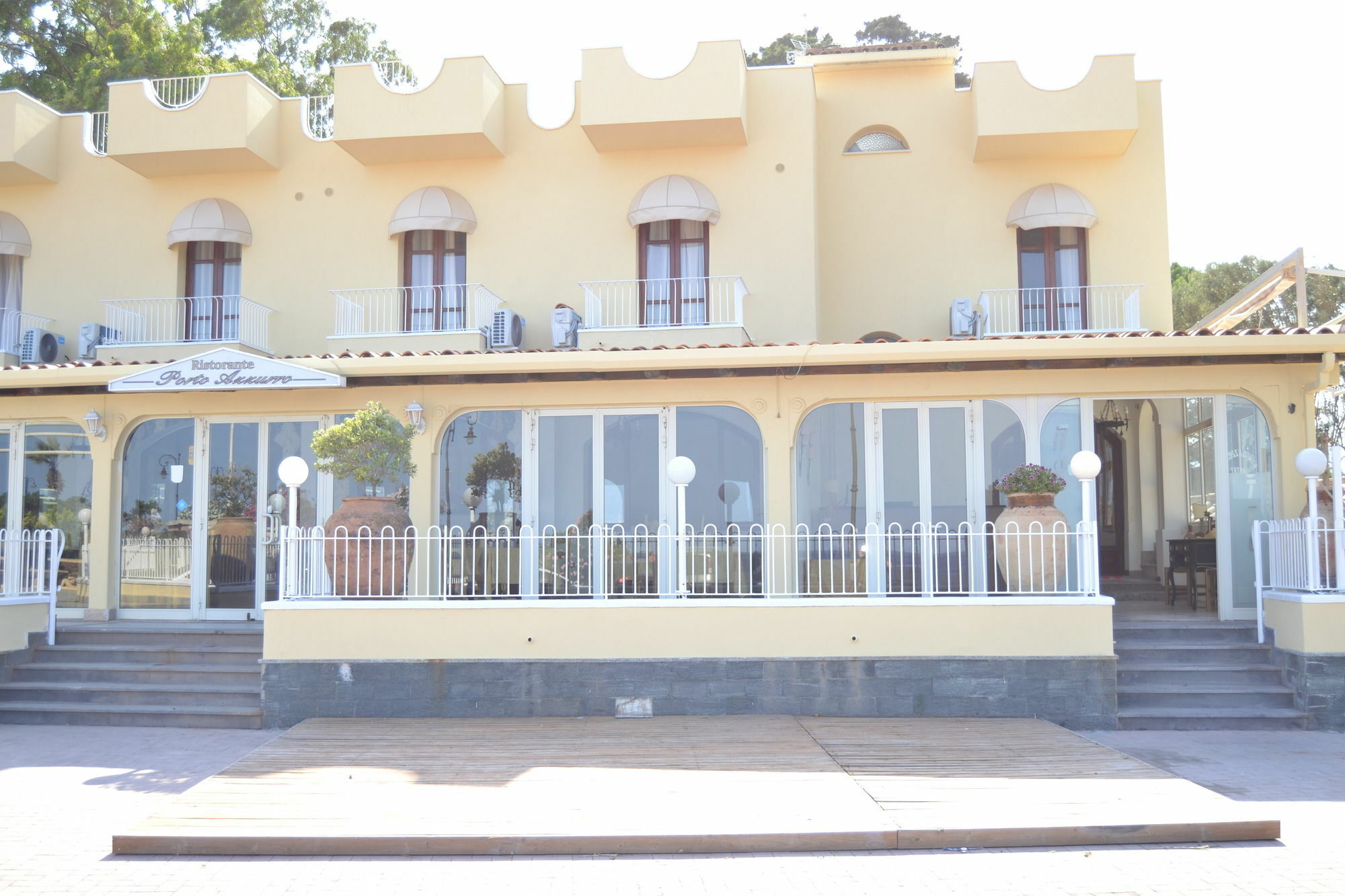 Hotel Porto Azzurro Джардини Наксос Екстериор снимка